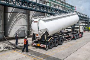 Pneumatic Trailers Are the Best Choice for Efficient and Safe Bulk Transport