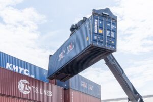 Supply Chain Efficiency with Smart Container Drayage Solutions